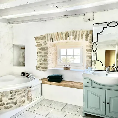 Manoir Medieval Art Deco - Logis Des 3 Artistes Hébergement de vacances