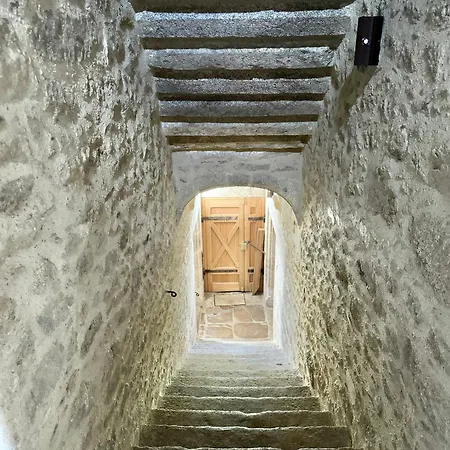 Manoir Medieval Art Deco - Logis Des 3 Artistes Holiday home