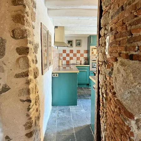 Manoir Medieval Art Deco - Logis Des 3 Artistes Holiday home Sevremont