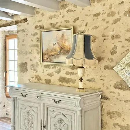 Дом отдыха Manoir Medieval Art Deco - Logis Des 3 Artistes Sevremont