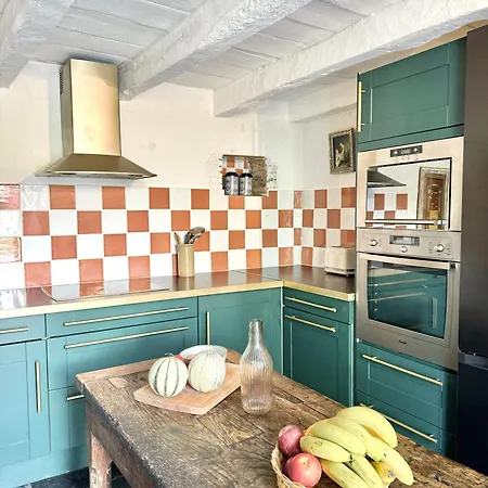 Holiday home Manoir Medieval Art Deco - Logis Des 3 Artistes