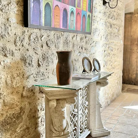 Manoir Medieval Art Deco - Logis Des 3 Artistes Holiday home Sevremont