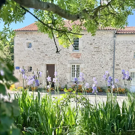 Manoir Medieval Art Deco - Logis Des 3 Artistes Дом отдыха