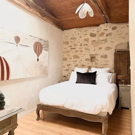 Дом отдыха Manoir Medieval Art Deco - Logis Des 3 Artistes Sevremont