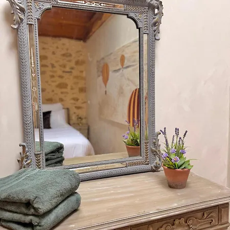 Manoir Medieval Art Deco - Logis Des 3 Artistes Дом отдыха