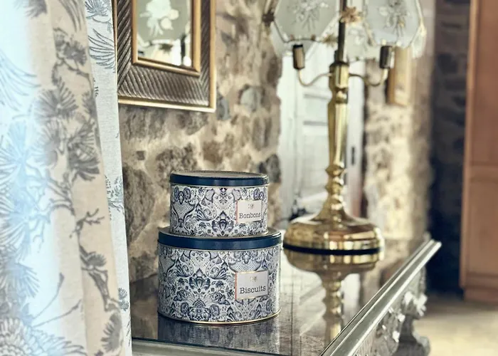 Manoir Medieval Art Deco - Logis Des 3 Artistes