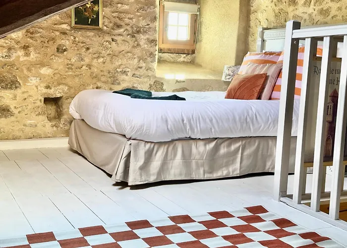 펜션 Manoir Medieval Art Deco - Logis Des 3 Artistes *